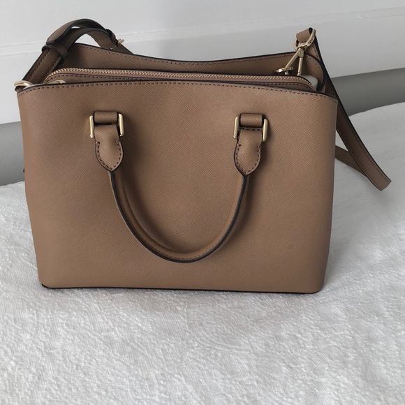 Michael kors purse - Picture 2 of 8